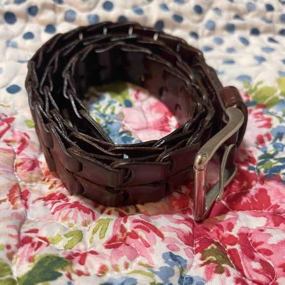 Accessories - Leather Braided Link Chocolate Brown Glossy Belt Made in China Women’s Size M